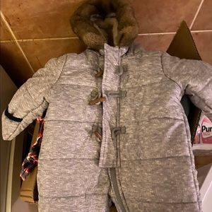 Baby coat 6-9 months. It’s in good condition. No stains, no nothing.